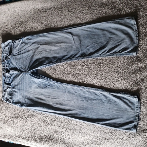 BKE Derek Stretch Relaxed Boot Cut Light Wash Denim Jeans - Picture 7 of 12